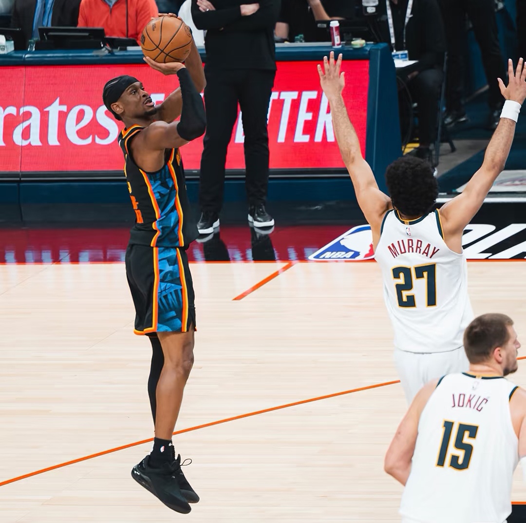 电竞-包含俄克拉荷马雷霆迎NBA常规赛关键赛，加时末段状态回暖，质疑声仍在，身体对抗强度拉满的词条