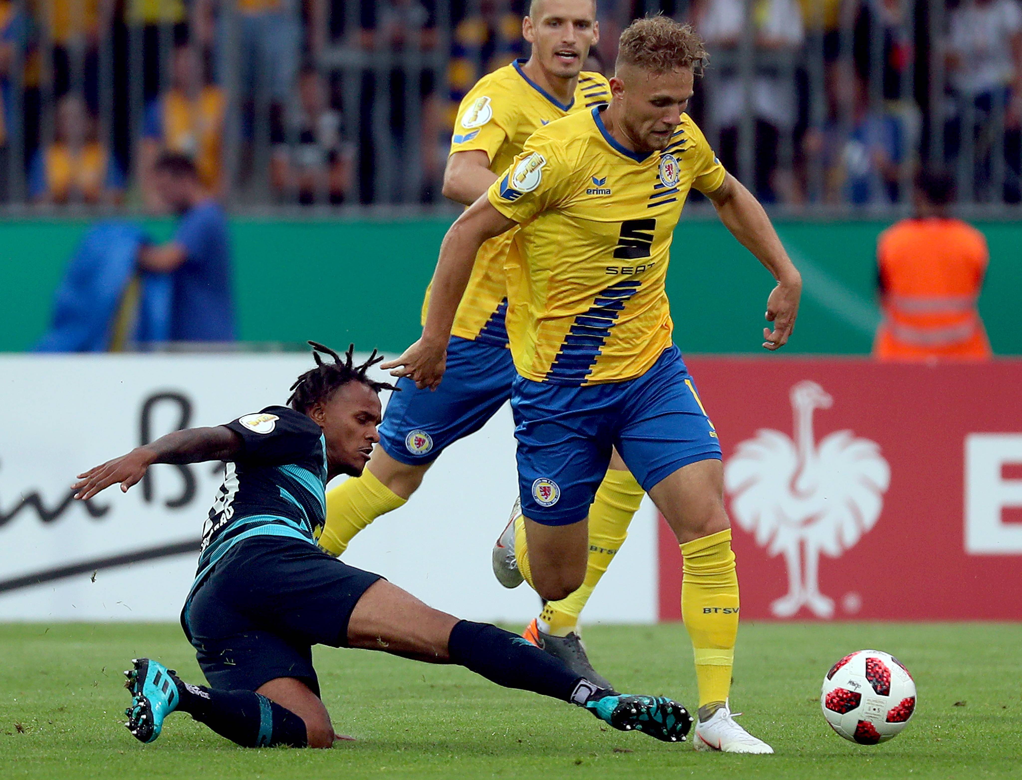 电竞-包含冲刺阶段体能课后，马德里竞技远射贴柱备战欧篮联，气氛紧张，球队文化再被提及的词条